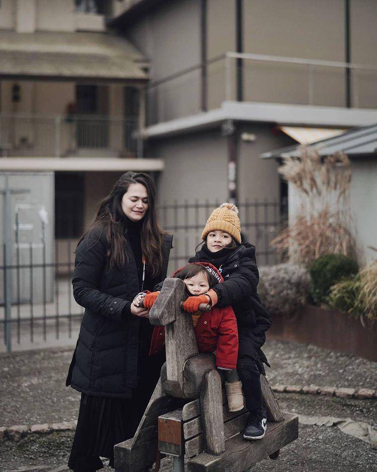 Sabat Dieter, istri Ringgo Agus Rahman, ketika berlibur di Swiss (Instagram.com/ringgoagus)