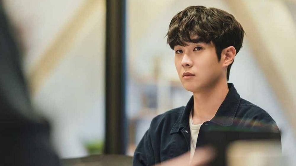 Choi Woo Sik dalam serial Our Beloved Summer. (dok. Netflix/Our Beloved Summer)