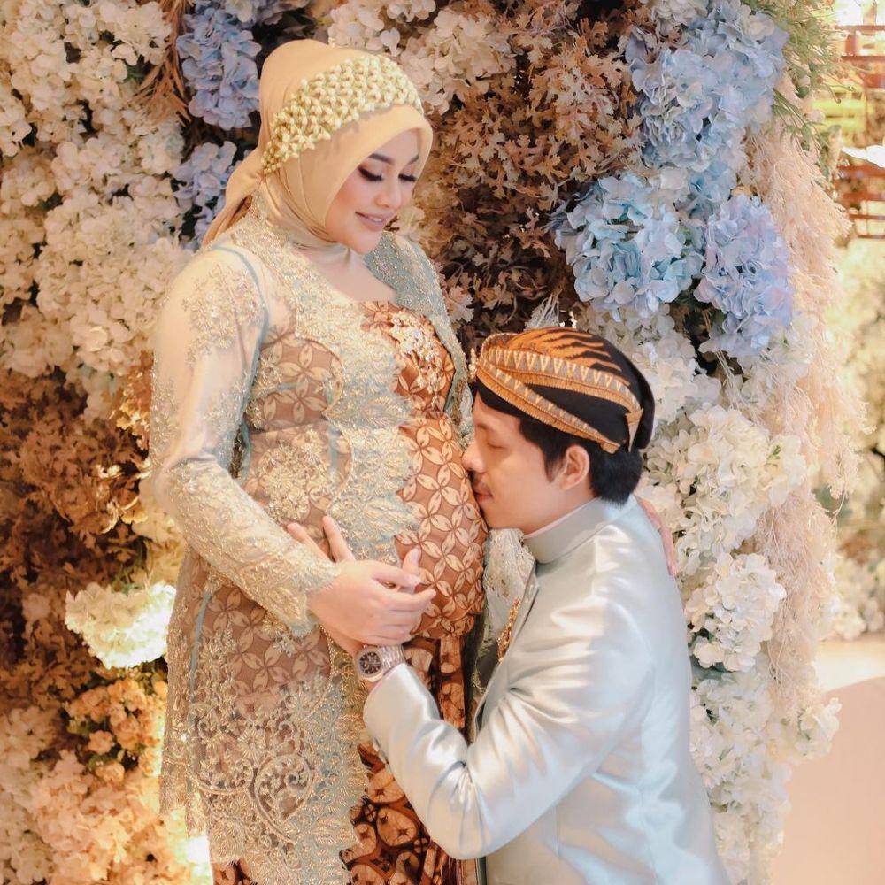 Aurel Hermansyah dan Atta Halilintar (@eternize.id via instagram.com/aurelie.hermansyah)