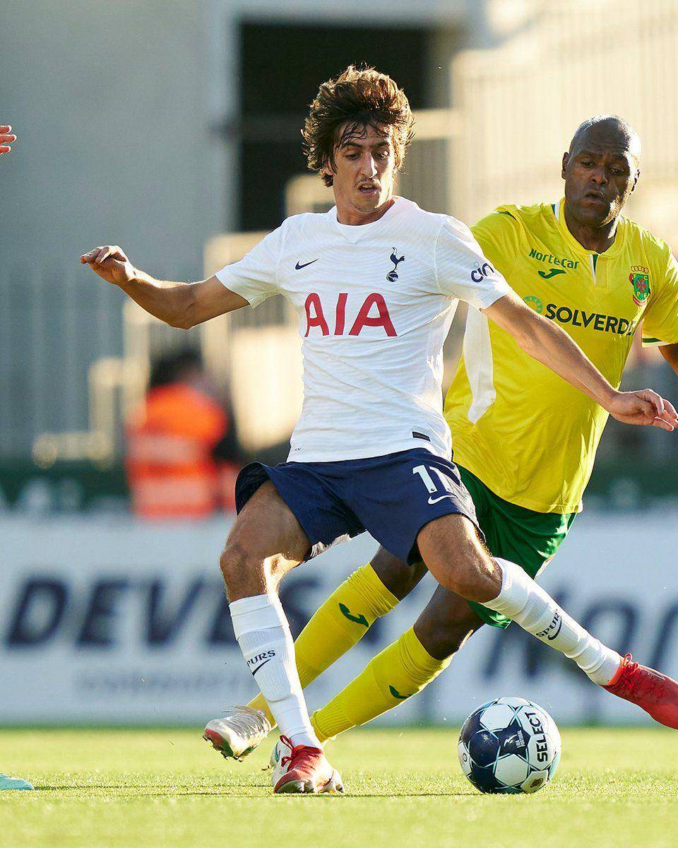 Bryan Gil (twitter.com/SpursOfficial)