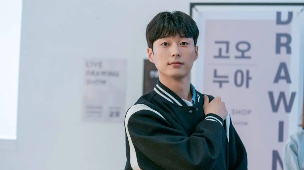 Ahn Dong Goo dalam serial Our Beloved Summer. (dok. Netflix/Our Beloved Summer)
