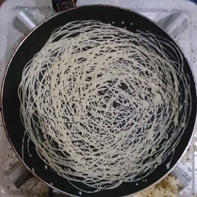 Ilustrasi memasak adonan kue (instagram.com/miu_shoesjkt)