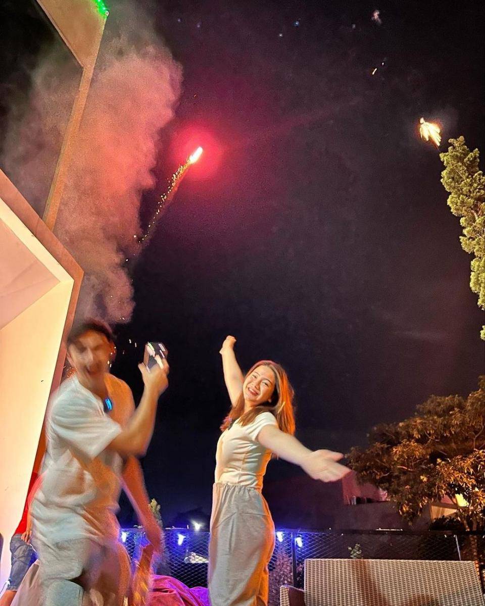 Perayaan pergantian tahun ala Felicya Angelista dan Hito Caesar. (instagram.com/felicyangelista_)