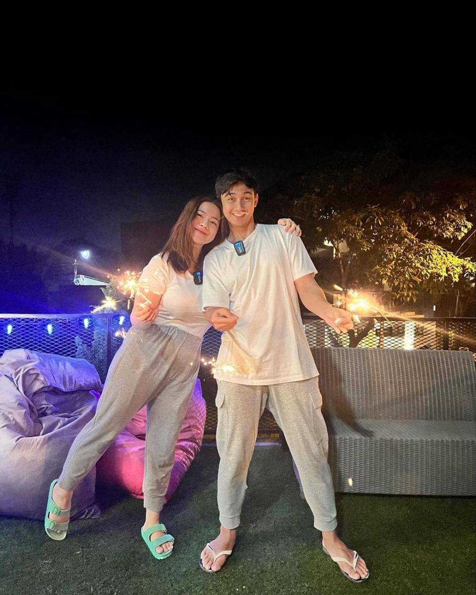 Perayaan pergantian tahun ala Felicya Angelista dan Hito Caesar. (instagram.com/felicyangelista_)