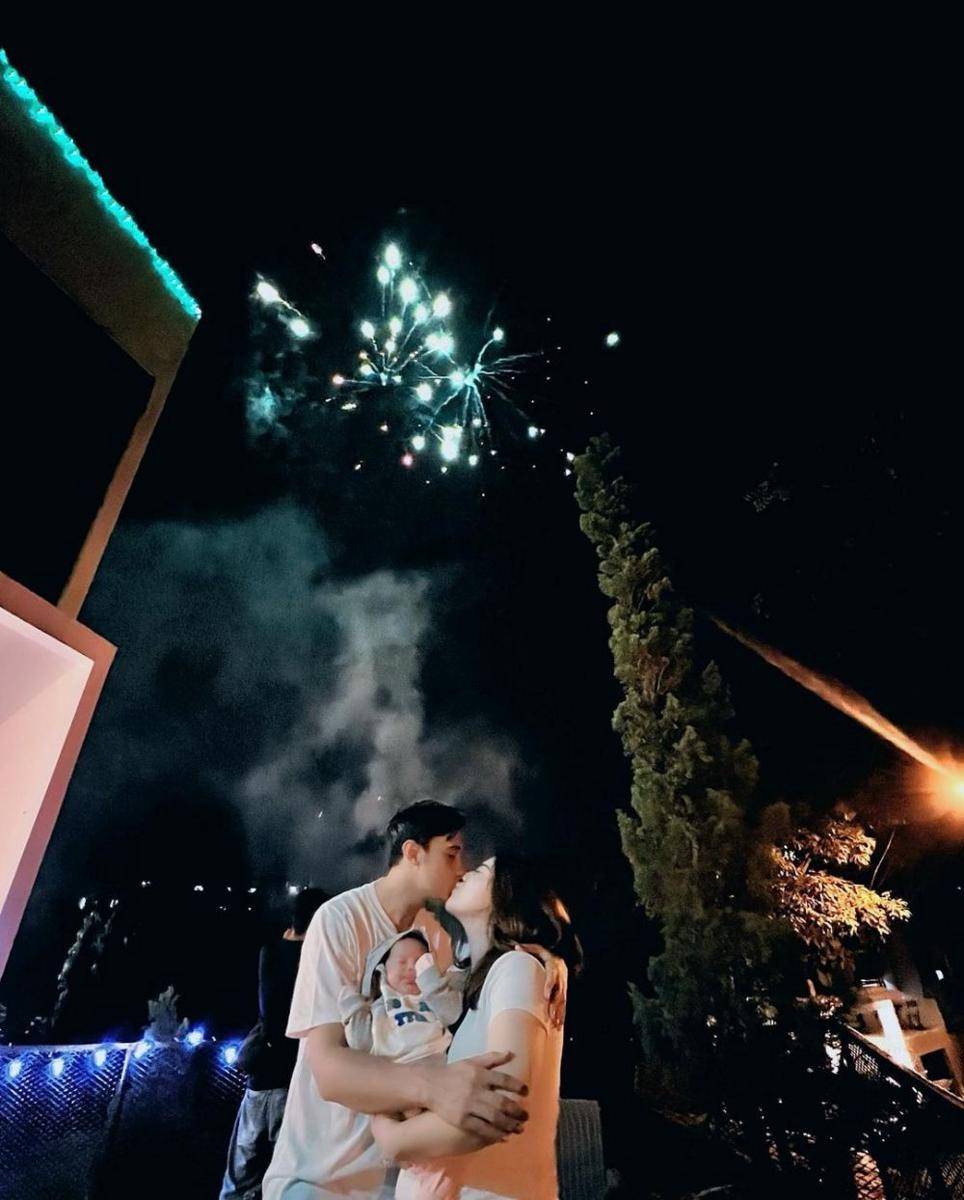 Perayaan pergantian tahun ala Felicya Angelista dan Hito Caesar. (instagram.com/felicyangelista_)