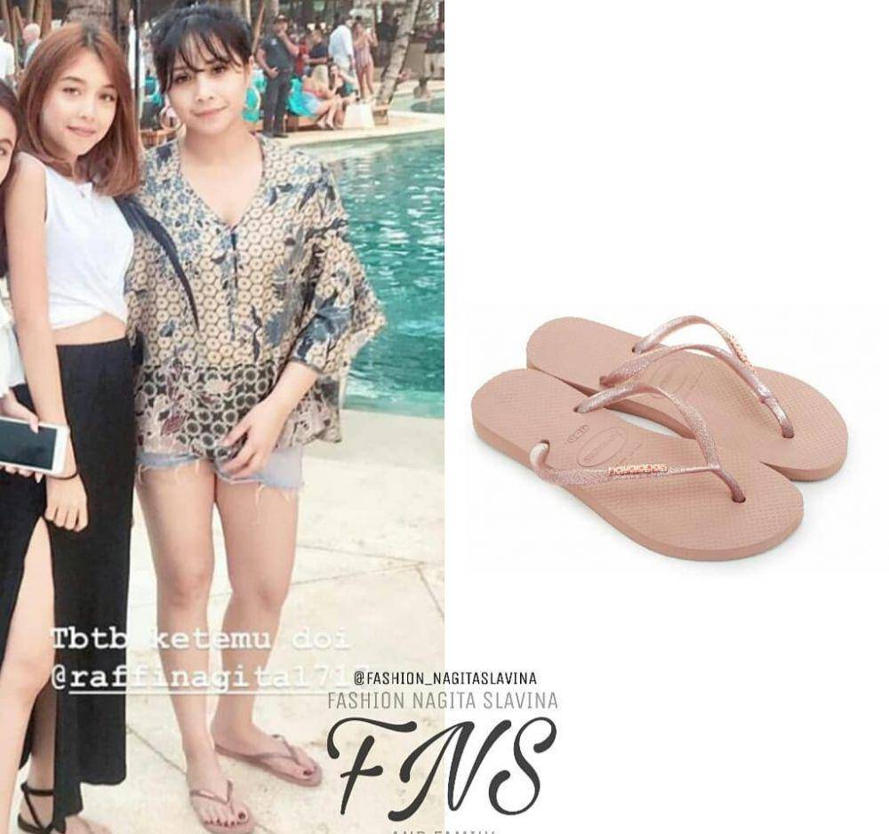 kolase potret Nagita Slavina memakai sandal jepit dari merk Havaianas (instagram.com/fashion_nagitaslavina)