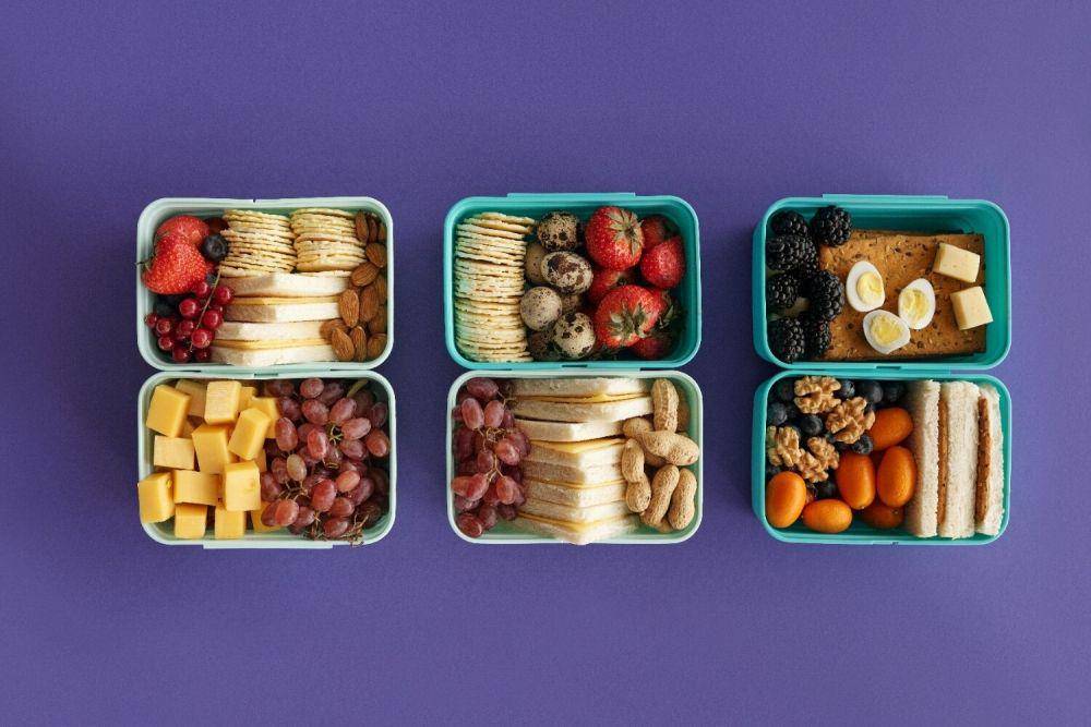ilustrasi kotak makan (pexels.com/Vanessa Loring)