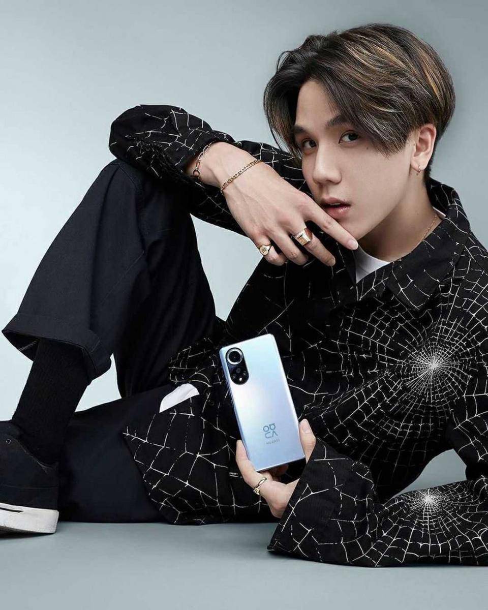 MEYOU (instagram.com/mew)