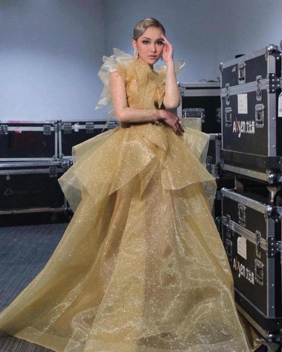 Ayu Ting Ting (instagram.com/ayutingting92/)