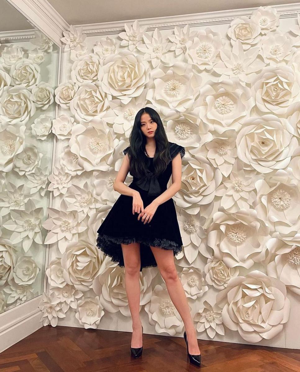 12 Potret Terbaru Jisoo BLACKPINK di Usia 27 Tahun, Makin Mature!