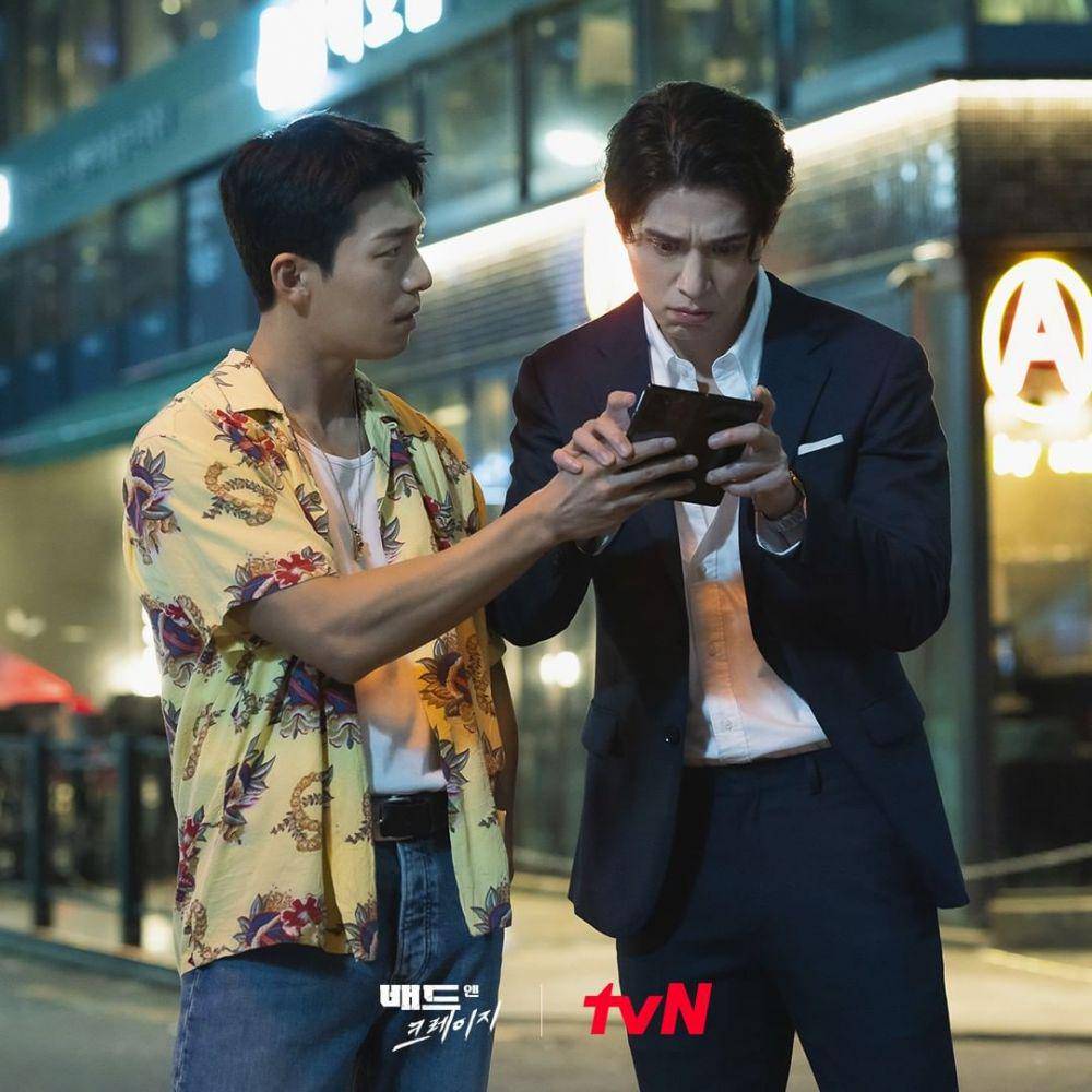 Lee Dong Wook dan Wi Ha Joon di Bad and Crazy (instagram.com/tvn_drama)