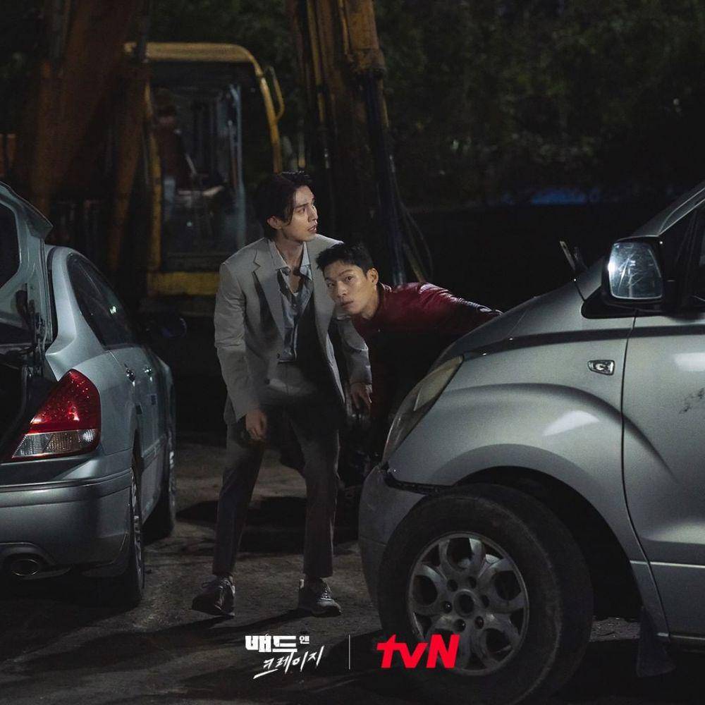 Lee Dong Wook dan Wi Ha Joon di Bad and Crazy (instagram.com/tvn_drama)