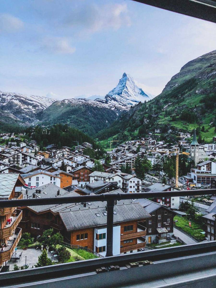 Matterhorn Switzerland (unsplash.com/morgi_corgi)