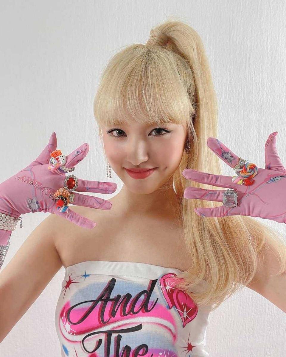 Liz member IVe (instagram.com/ive.liz)