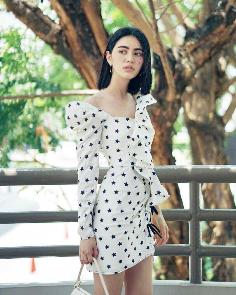 outfit bermotif ala Mai Davika (instagram.com/davikah)