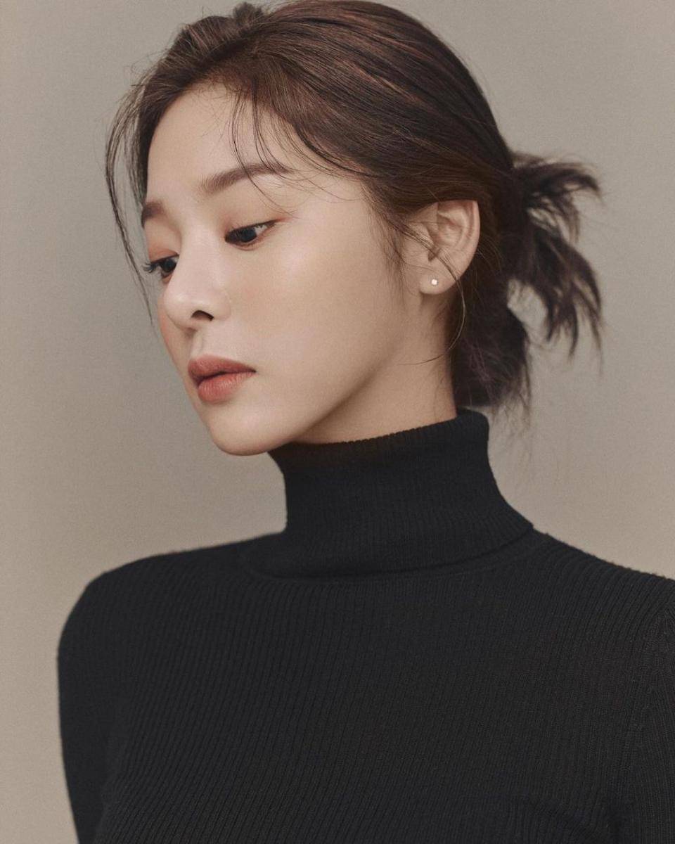 Seol In Ah (instagram.com/_seorina)
