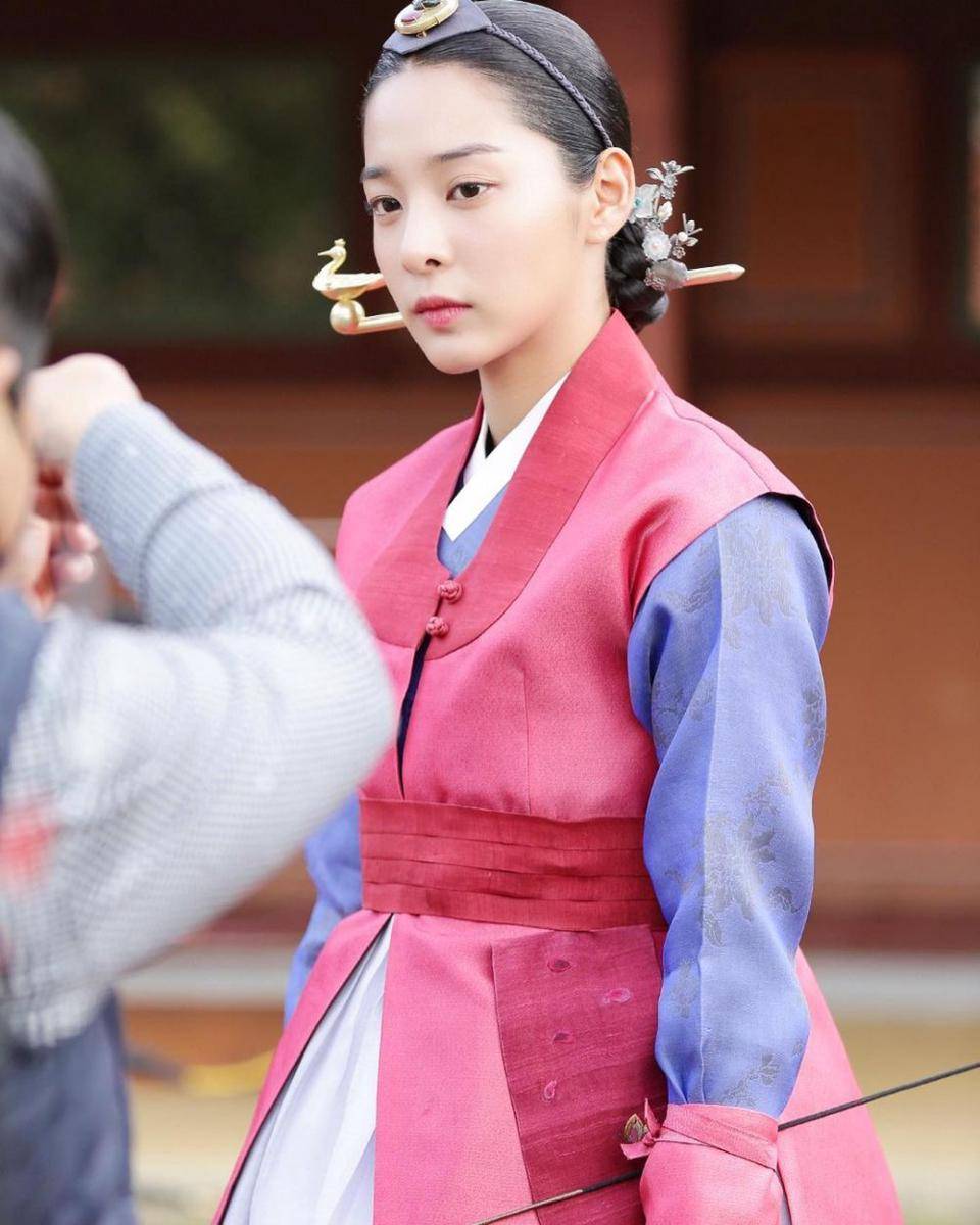 Seol In Ah (instagram.com/_seorina)