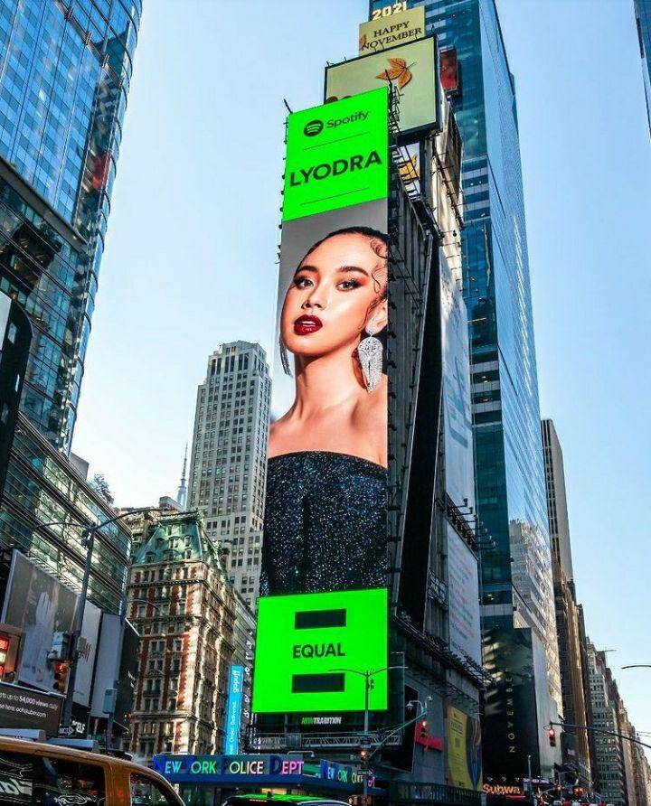 Nama Lyodra Time Square New York. Instagram.com/lyodraofficial