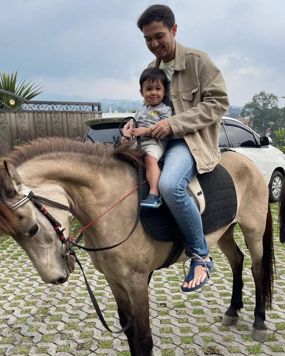 Rifky Balweel dan Kazeem Zhafi Balweel (instagram.com/rifkybalweel)