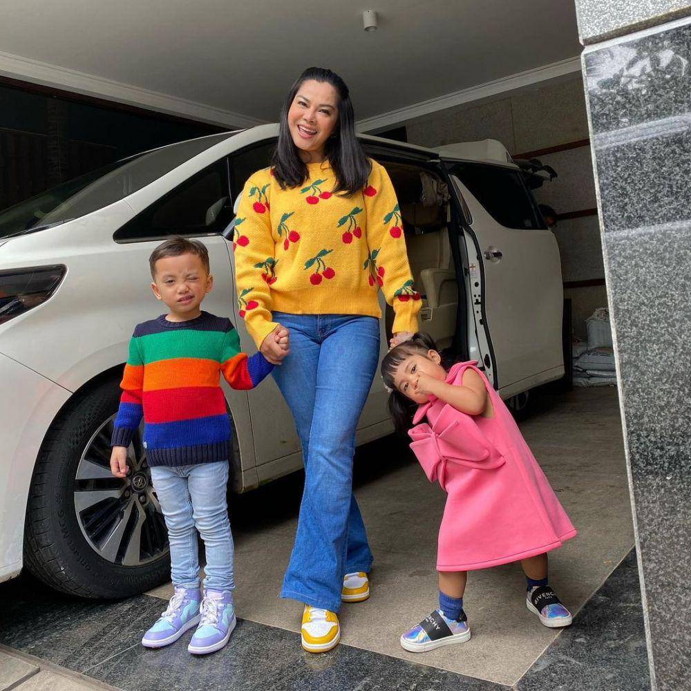 potret Viens Tasman dan cucunya (instagram.com/vienstasman)