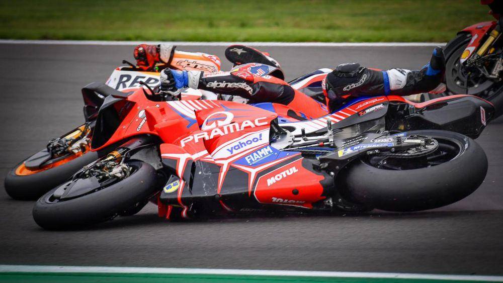 ilustrasi tucked the front (motogp.com)