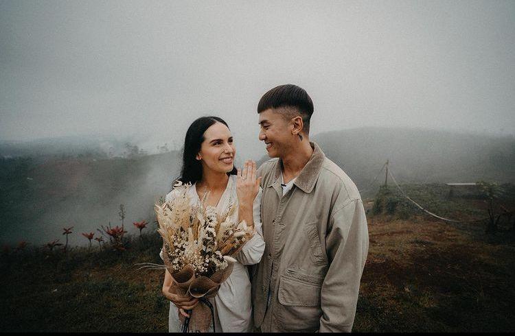 10 Potret Romantis Rafael Tan Lamar Kekasihnya, Lokasinya Indah Banget