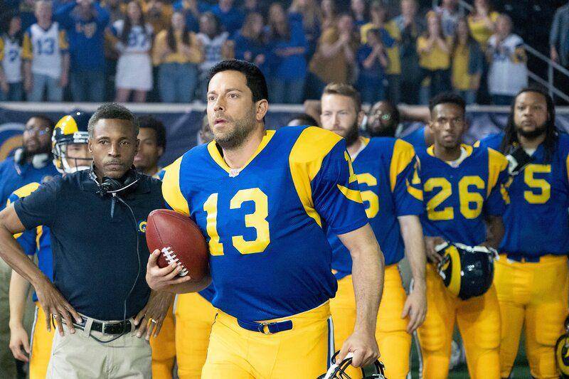 Zachary Levi dalam film American Underdog (imdb.com/Erwin Brothers Entertainment)