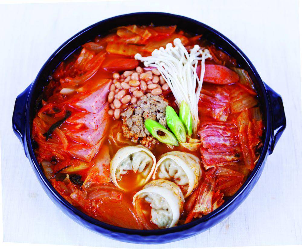 ilustrasi Budae-jjigae dari Korea Selatan (pixabay.com/users/withplex-1636156)