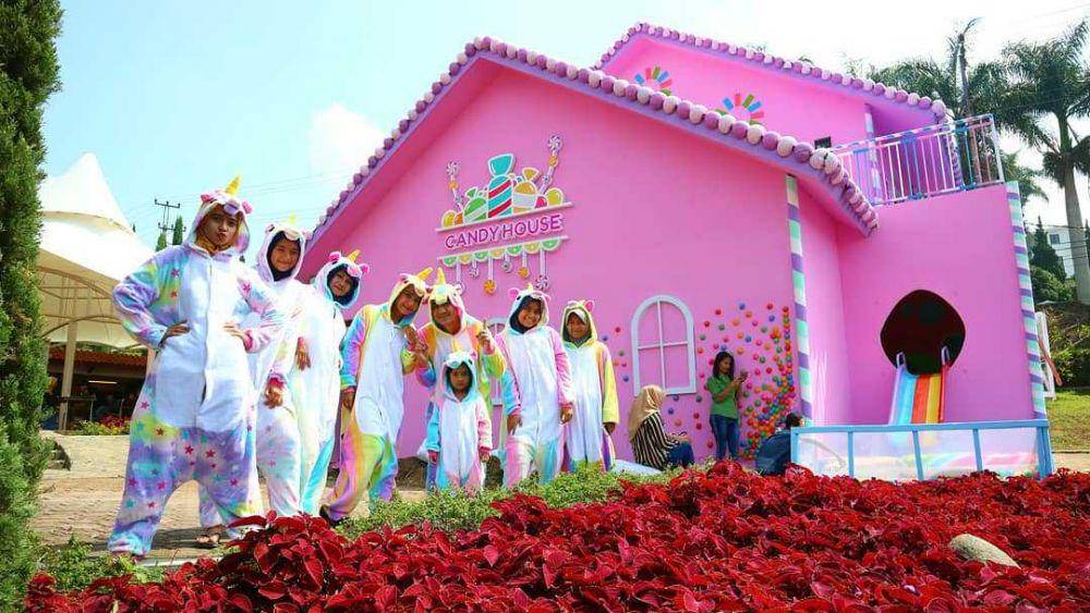 Candy House (instagram.com/candyhouse.ciwidey)