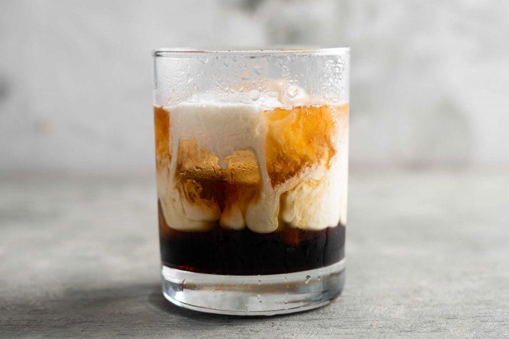 Resep Minuman White Russian yang Bebas Vodka, Mudah Membuatnya!