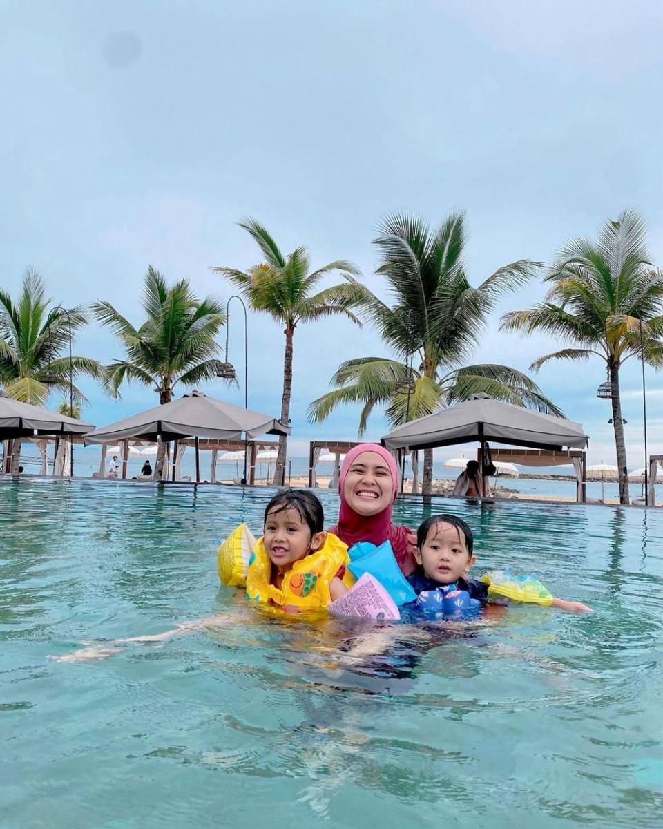 potret liburan keluarga Ryana Dea di Bali (instagram.com/ryana_dea)