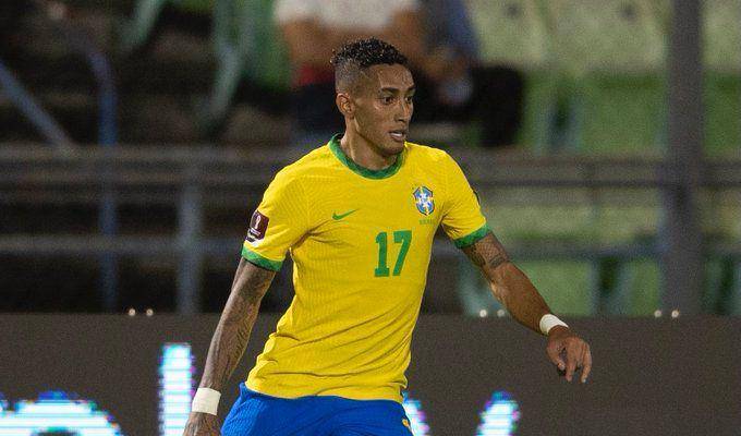 potret Raphinha bersama skuad Brasil (sportscafe.in)