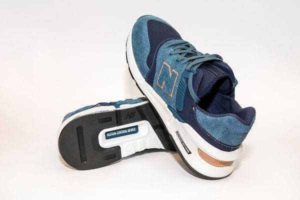 Ilustrasi sepatu New Balance (pixabay/lukaszratajczyk)