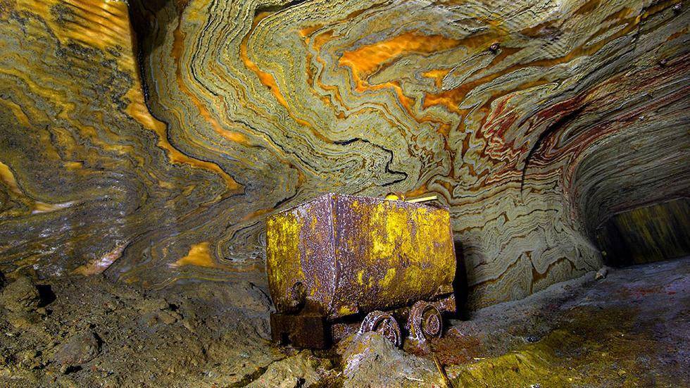 Psychedelic Salt Mine (geologypage.com)