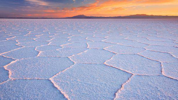 Salar de Uyuni (mirror.co.uk)