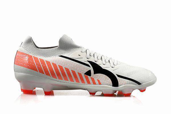 Sepatu bola ortuseight (ortuseight.id)