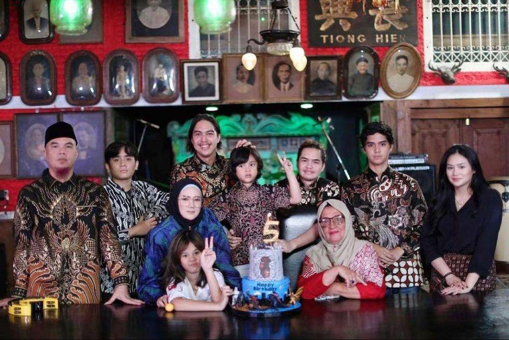 Al Ghazali dan keluarga (instagram.com/alghazali7)