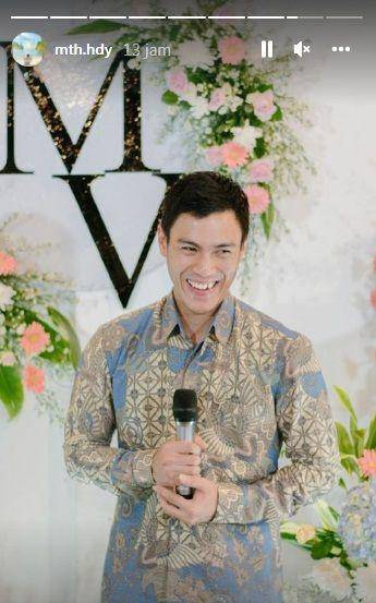 potret momen pertunangan Shesar Hiren Rhustavito dan Mitha Hardiyanti (instagram.com/mth.hdy)