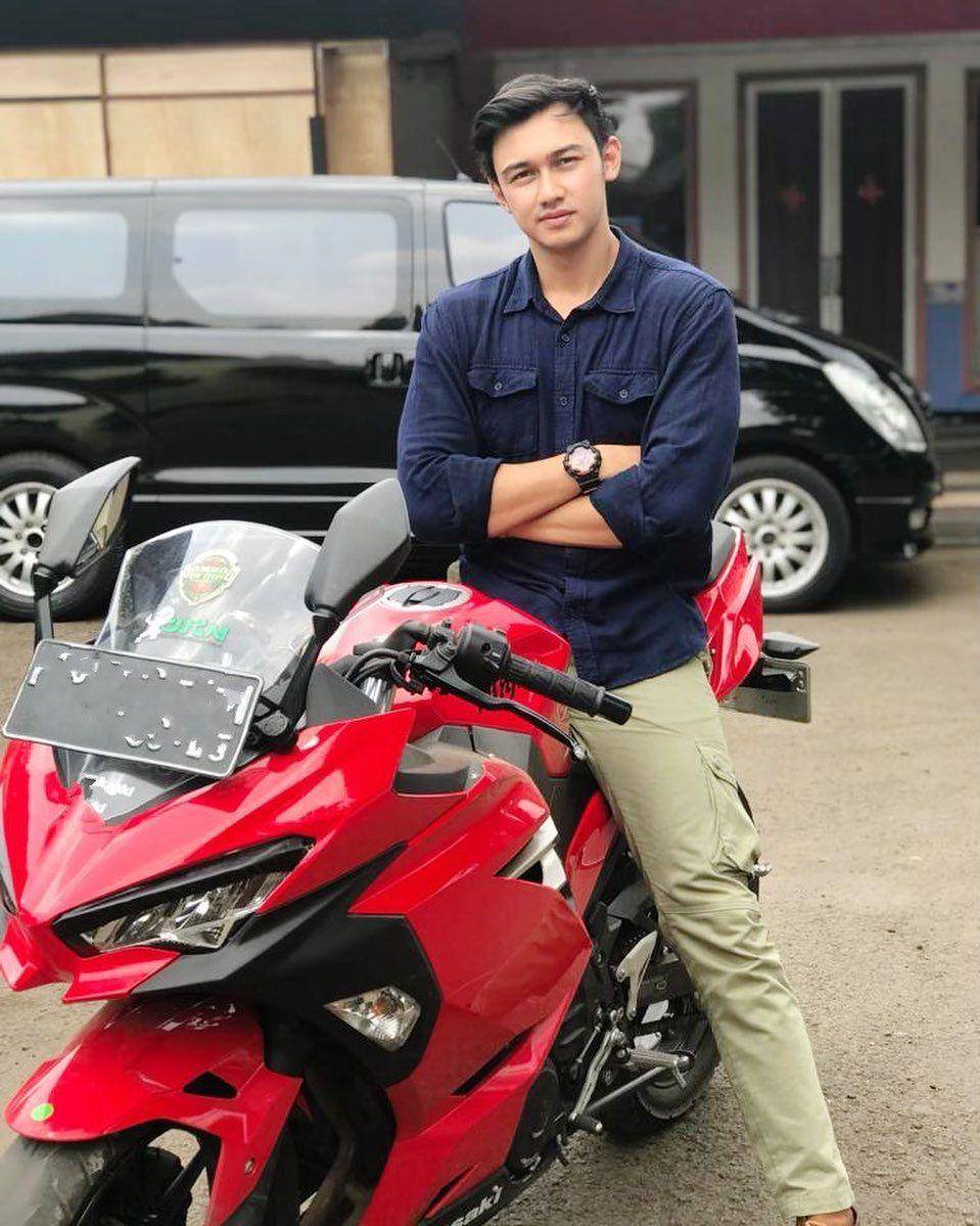 Hito Caesar (instagram.com/hitocaesar/)