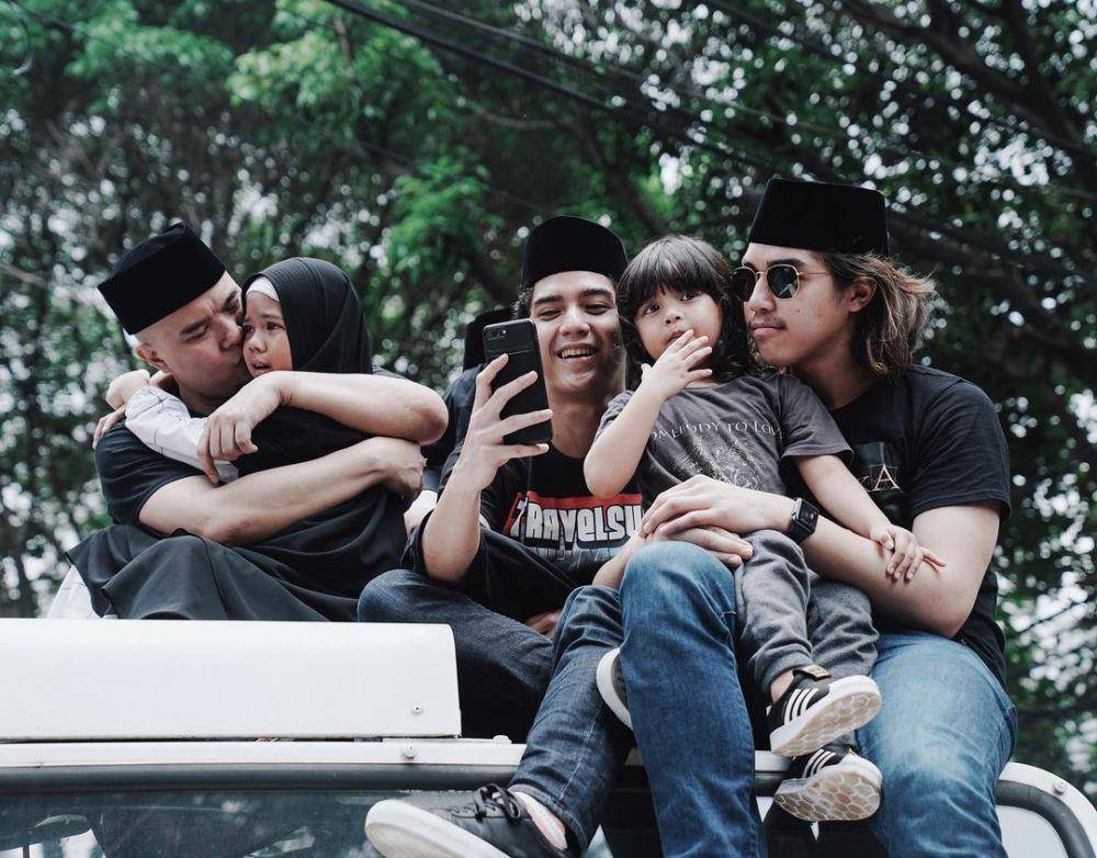 Al Ghazali dan keluarga (instagram.com/elelrumi)