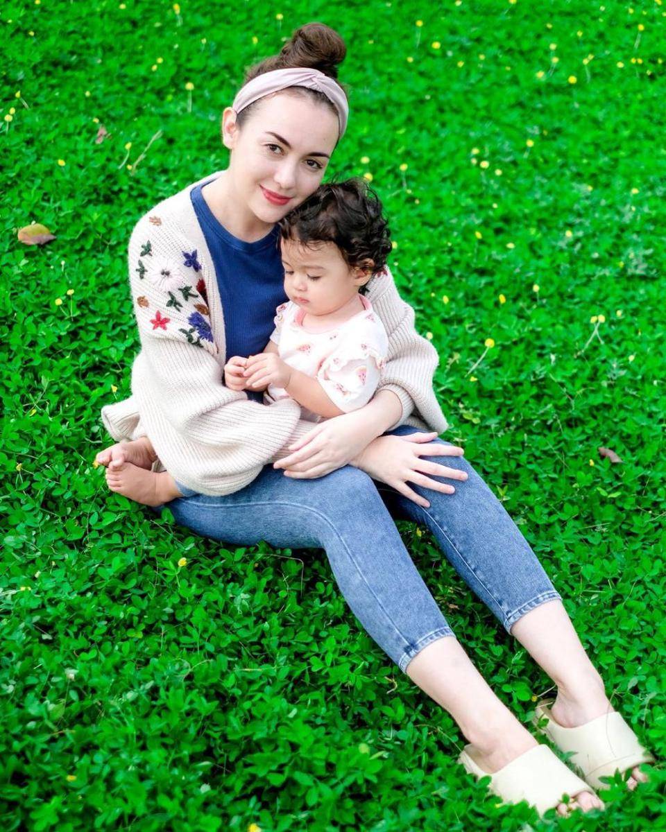 potret Rianti Cartwright dan putrinya (instagram.com/riantic)