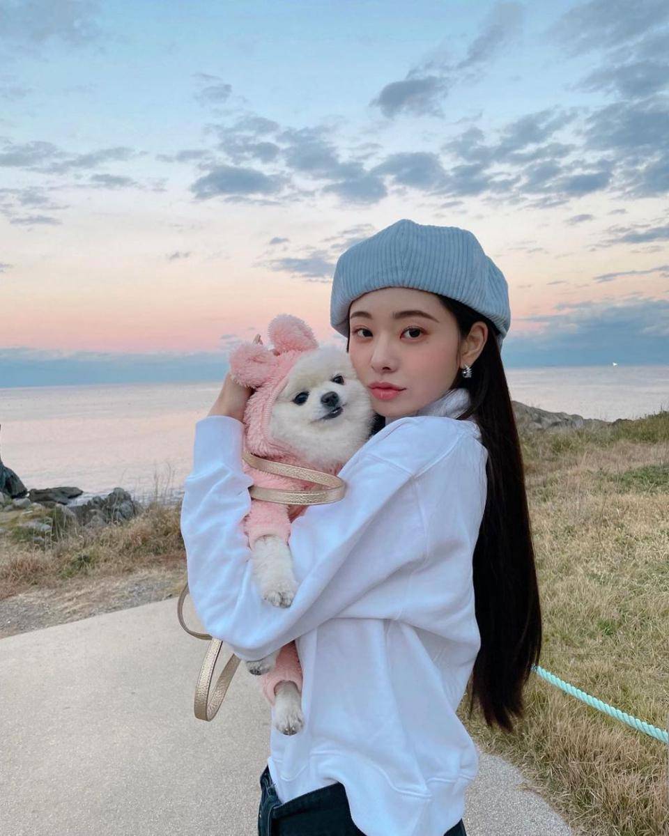 Freezia (instagram.com/dear.zia)