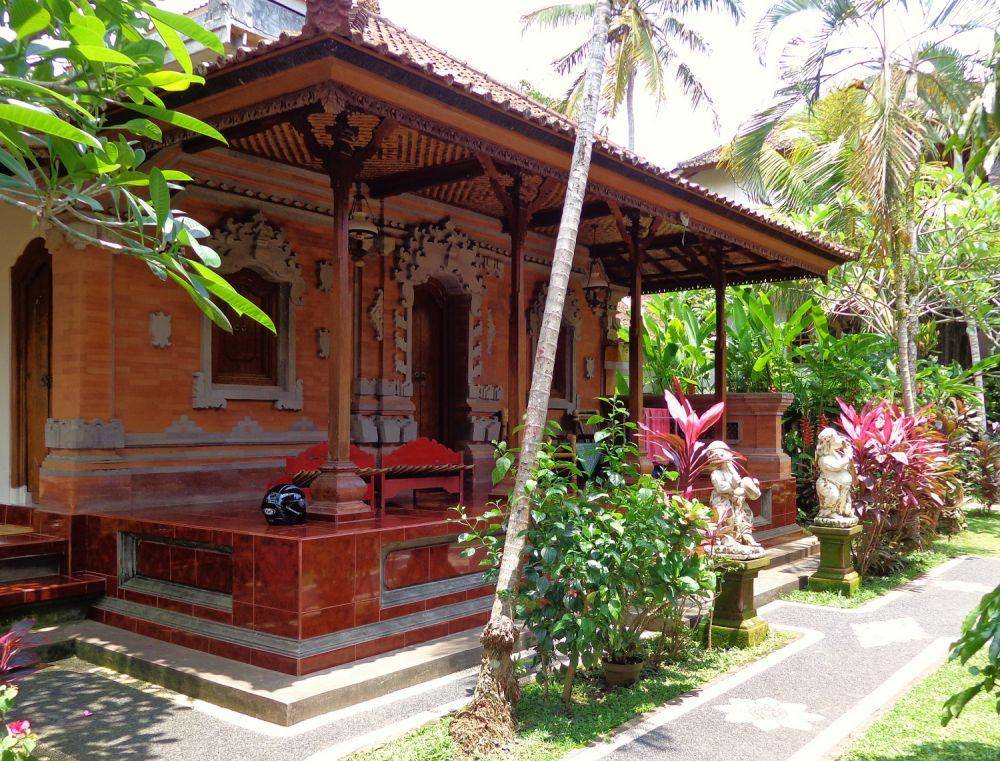 Rumah tradisional Bali (rt.wildasia.org)