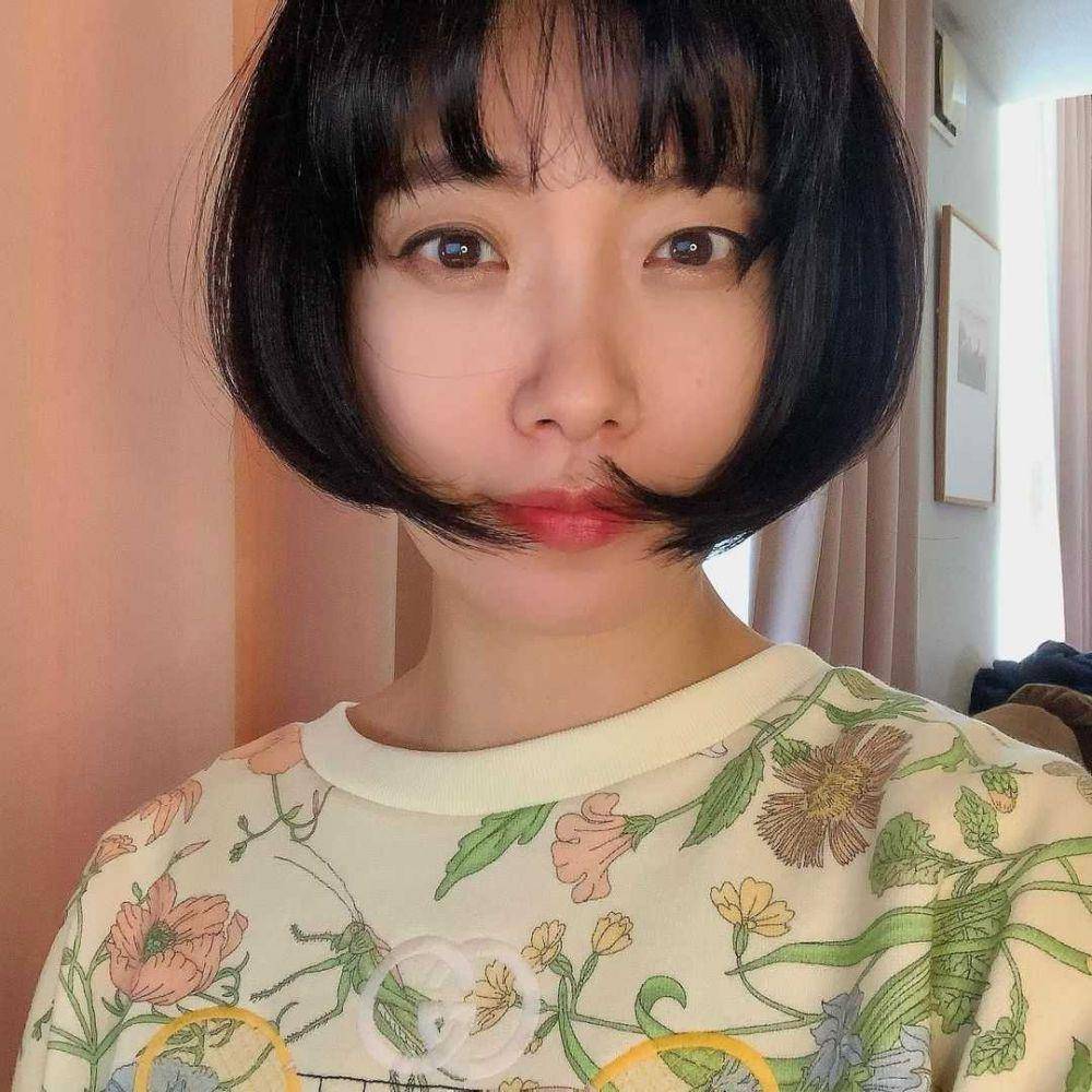 Mieko Kawakami & rambut baru (instagram.com/kawakami_mieko)