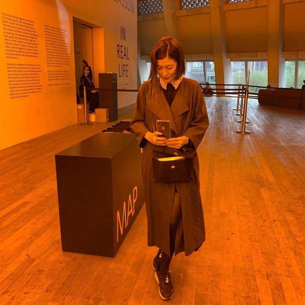 Erika Kobayashi sedang berswafoto. (instagram.com/flowertv)