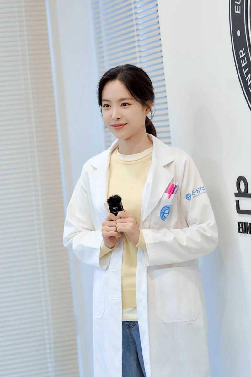 potret Na Eun APINK di Drama Ghost Doctor (Kpopmap.com)