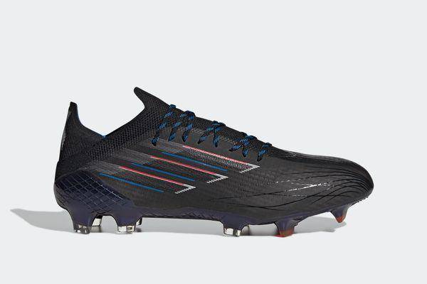 Sepatu bola Adidas (adidas.co.id)