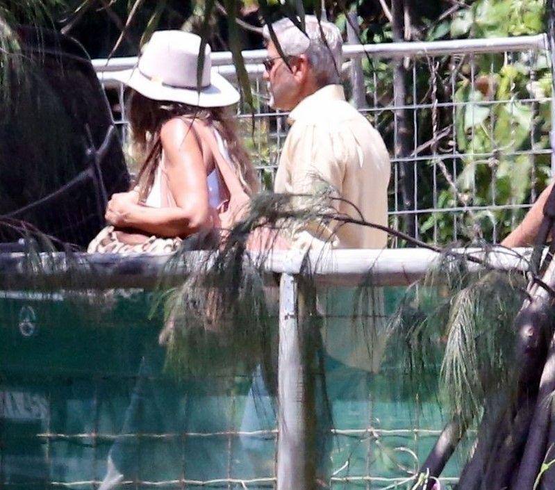 potret proses syuting film Ticket to Paradise (justjared.com)