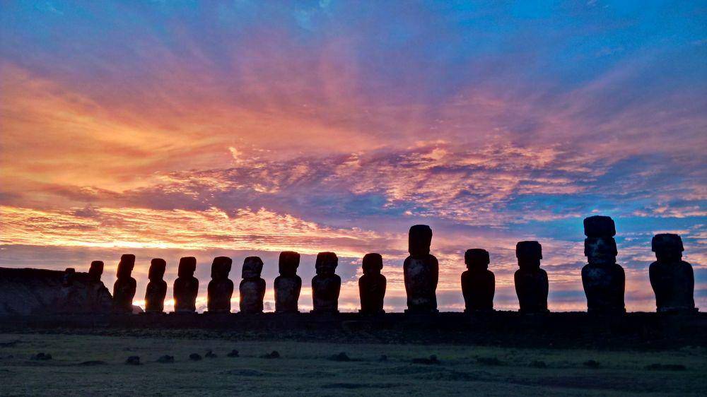 Patung Moai (pixabay.com/SoniaJane)