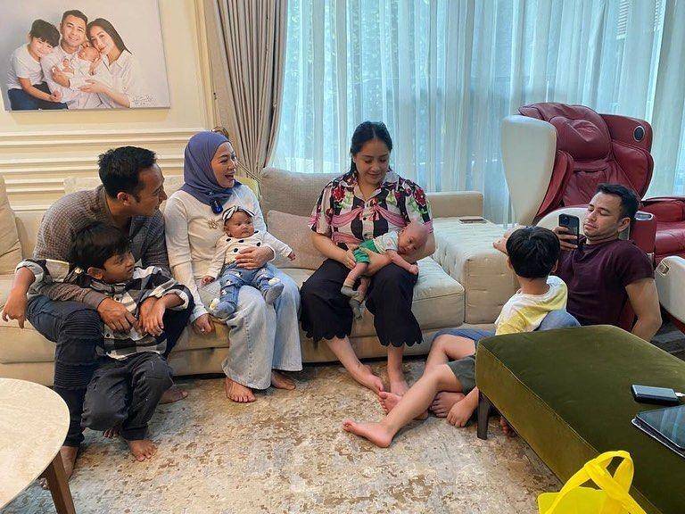 Keluarga Denny Cagur dan Raffi Ahmad (instagram.com/shantydenny)